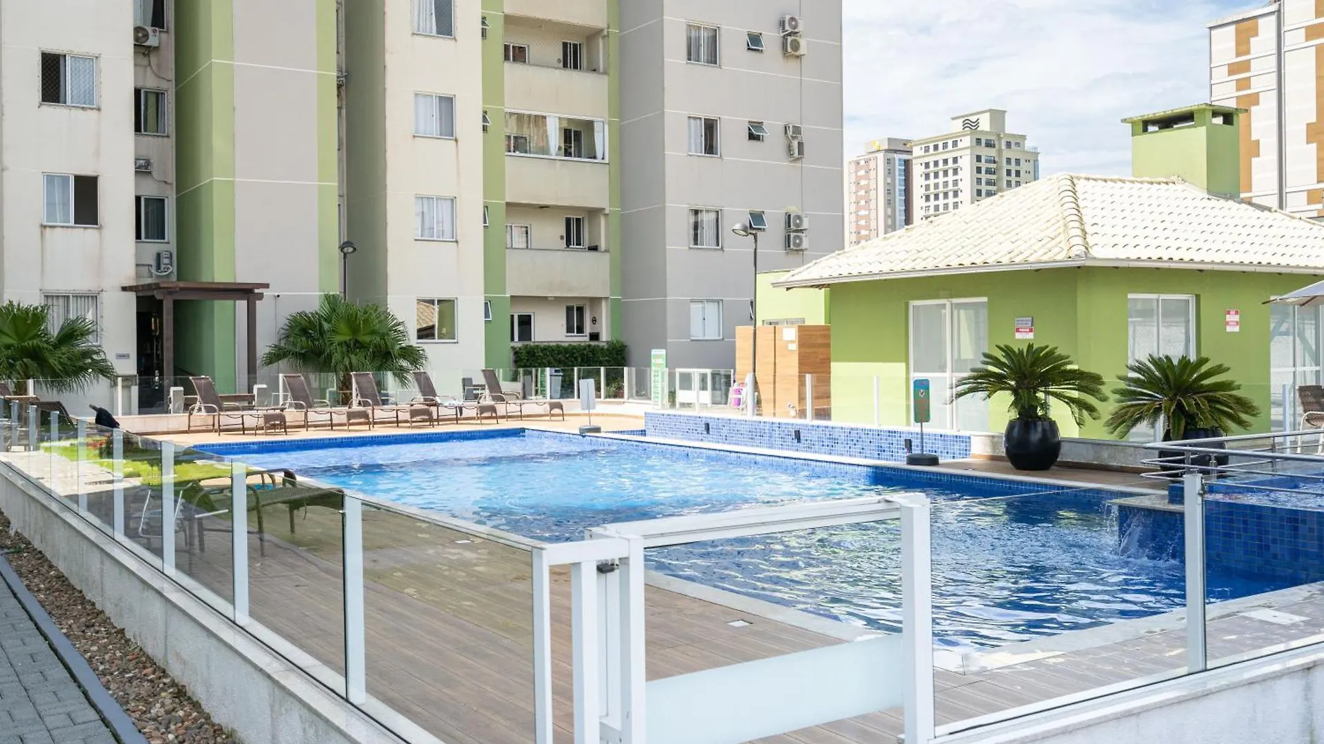 Apartamento A 400M Praia Com Piscina Sacada Com Churrasqueira Privativa Wi-Fi Portaria 24H Playground Infantil Quadra De Esportes E Vaga Privativa De Garagem Reserve Agora Mesmo Piçarras البرازيل